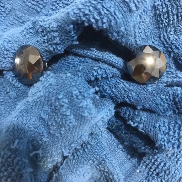 Earrings - Picture 2 of 4